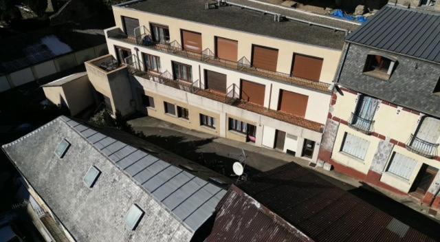Lafayette Apartment *